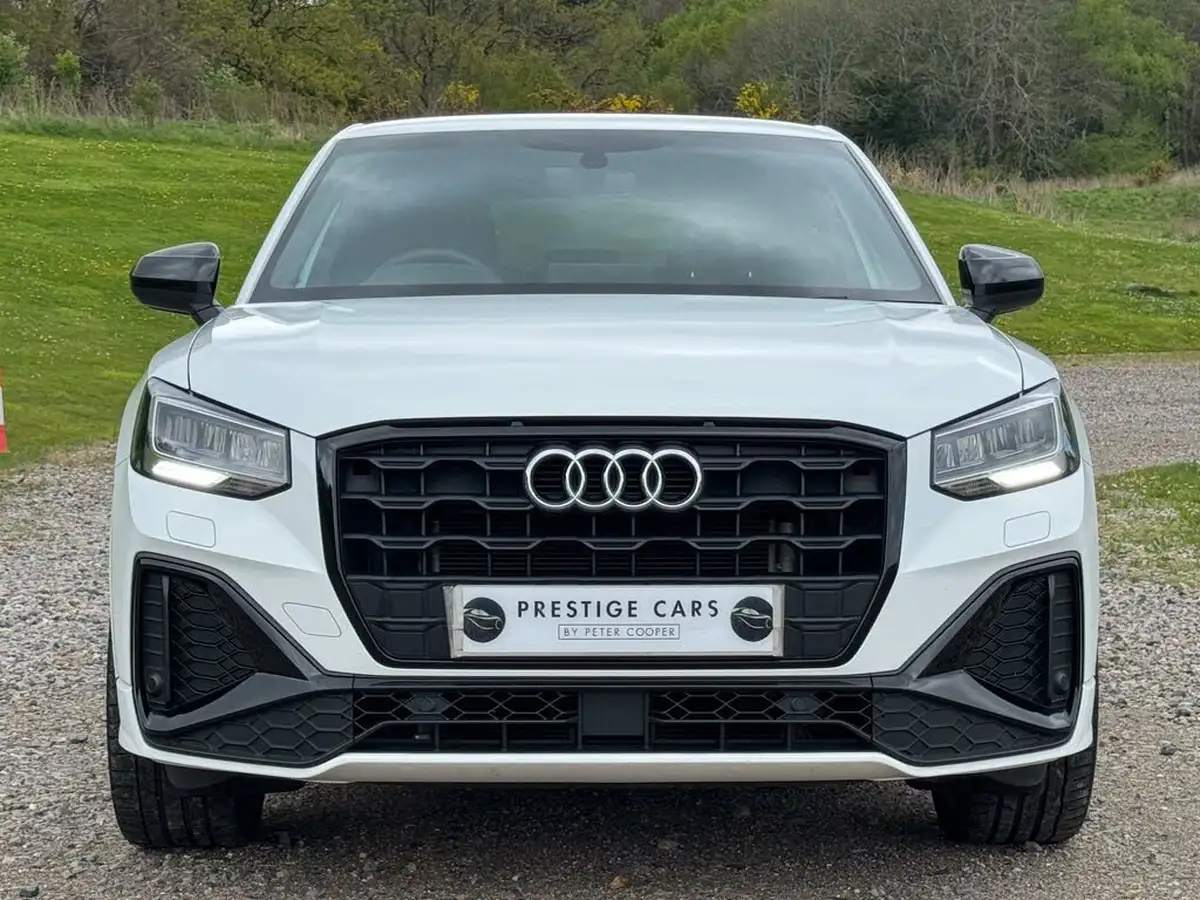 2022-audi-q2-10-30-tfsi-black-edition-big-1