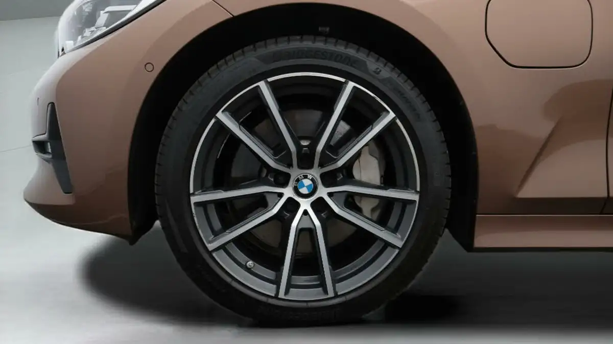 2019-bmw-3-series-20-330e-sport-pro-big-18