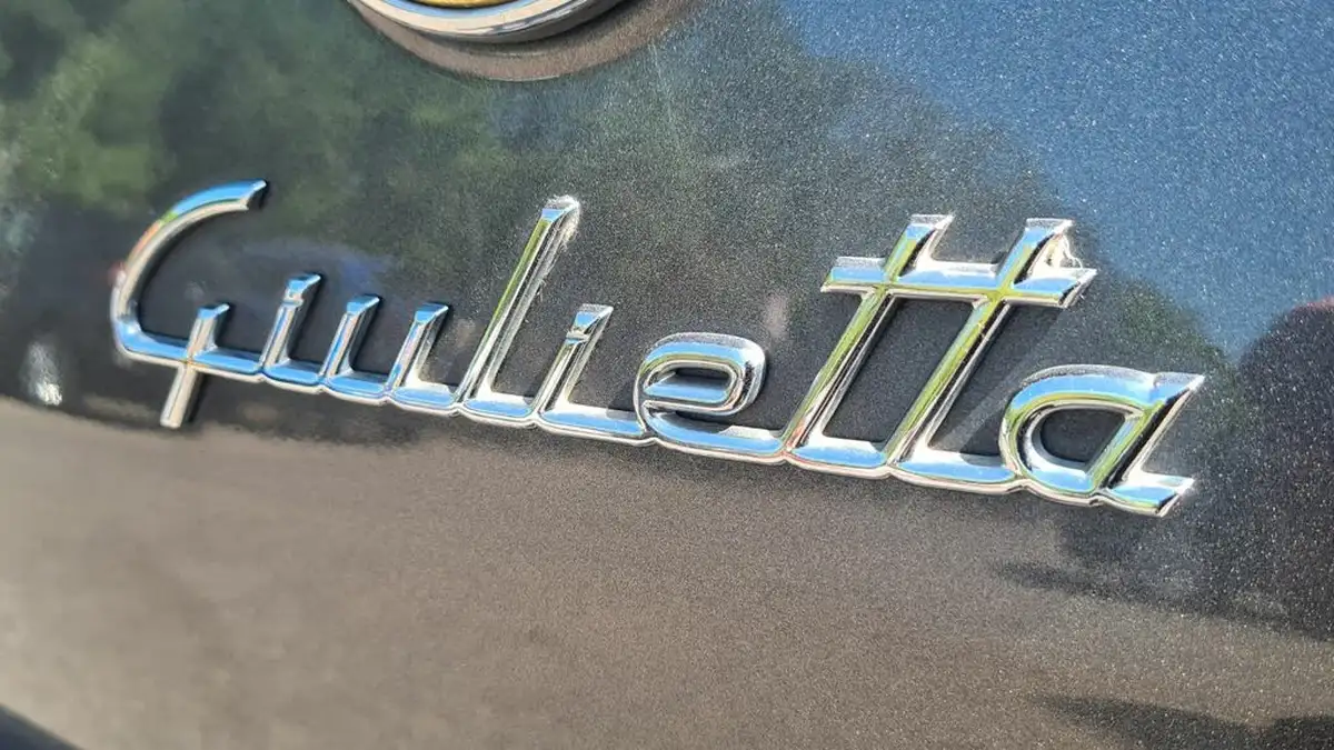 2011-alfa-romeo-giulietta-14-veloce-multiair-170bhp-big-10
