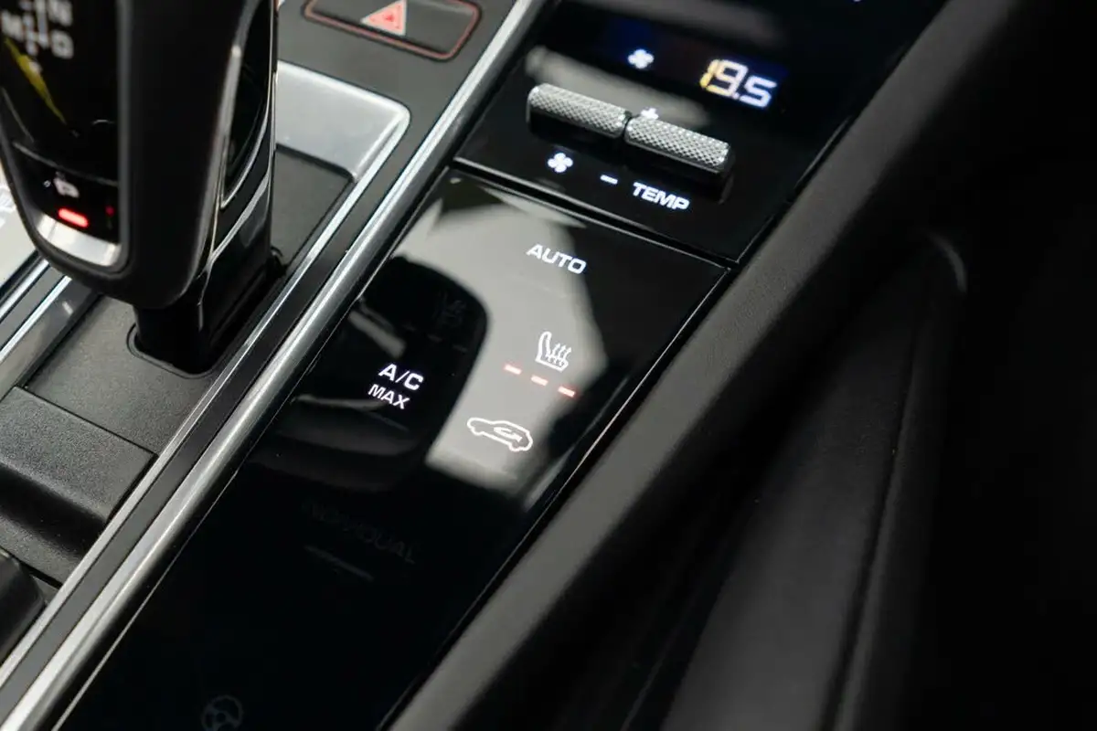 2019-porsche-cayenne-30-v6-coupe-big-28