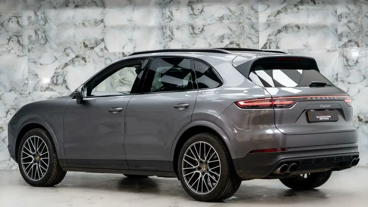 2019-porsche-cayenne-30-v6-coupe-big-4