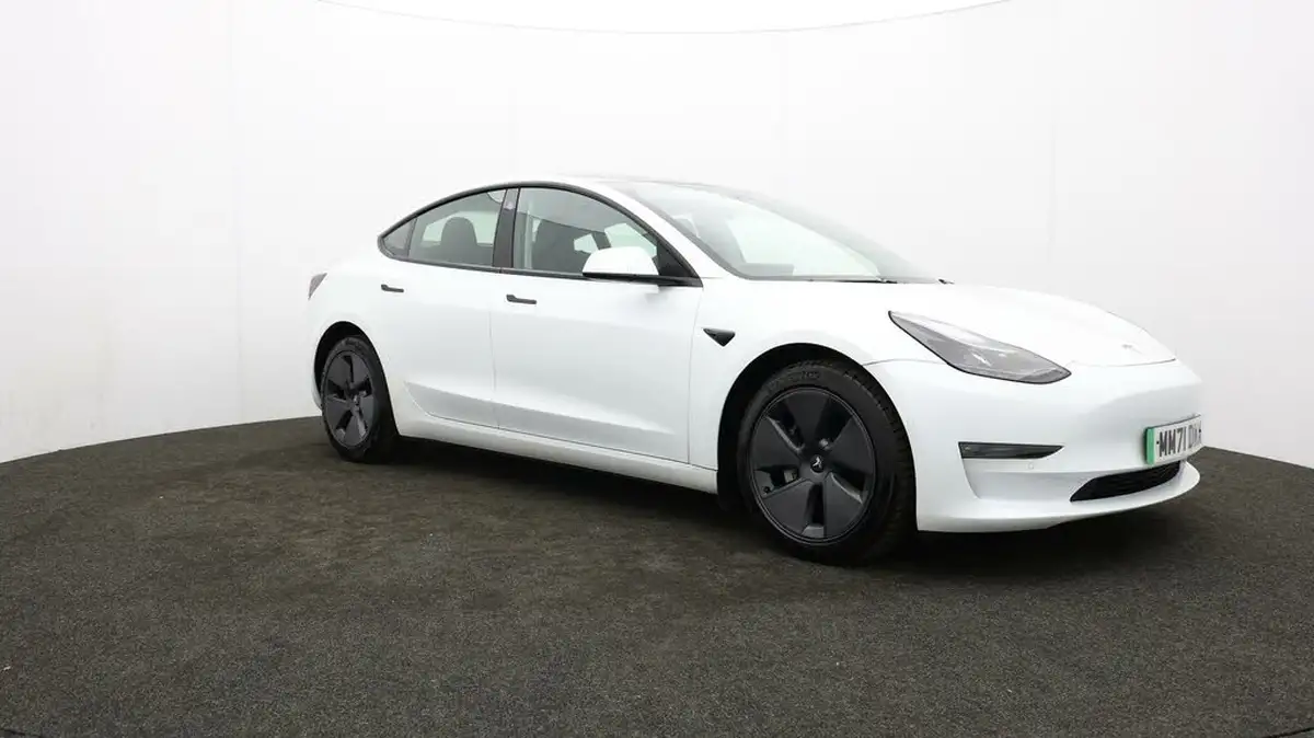 2022-tesla-model-3-e-long-range-big-40
