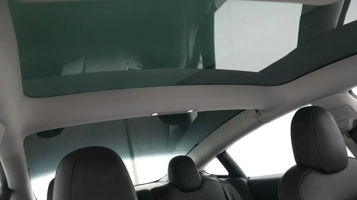 2022-tesla-model-3-e-long-range-big-23