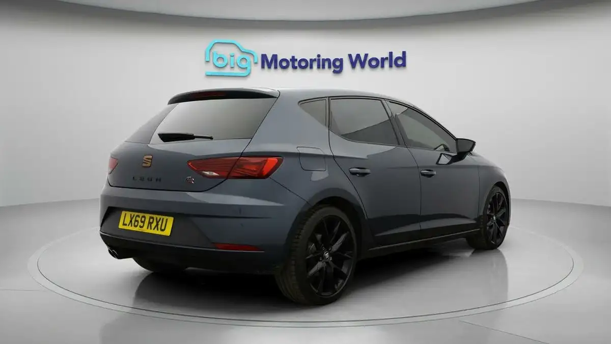 2019-seat-leon-20-tsi-fr-sport-hatchback-big-6