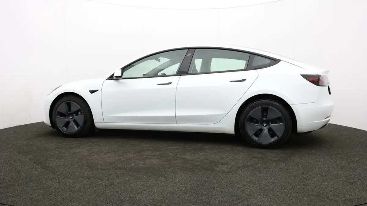 2022-tesla-model-3-e-long-range-big-64