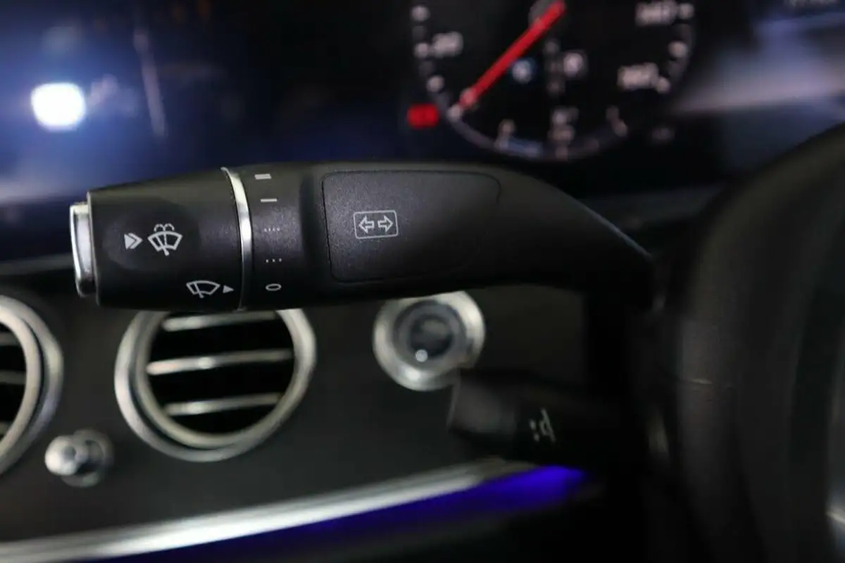 2019-mercedes-benz-e-class-20d-e220d-amg-line-night-edition-premium-plus-saloon-4d-big-17
