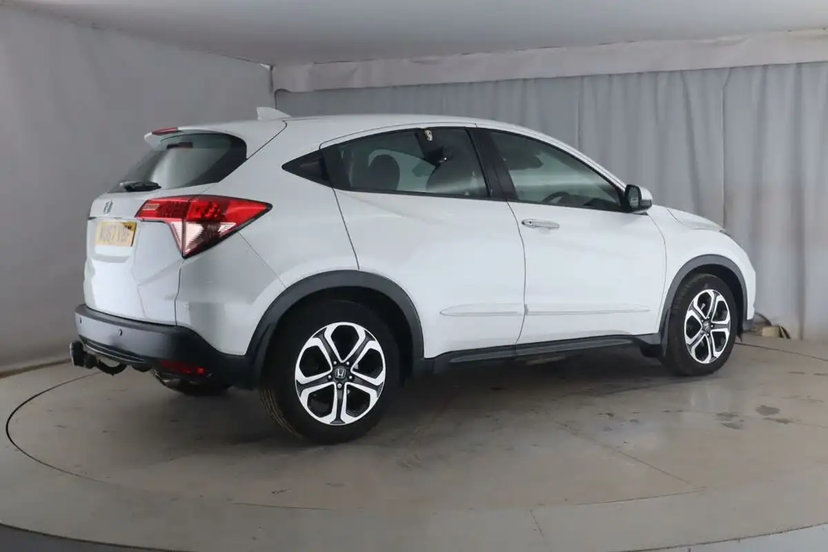 2017-honda-hr-v-16-i-dtec-se-navi-big-5