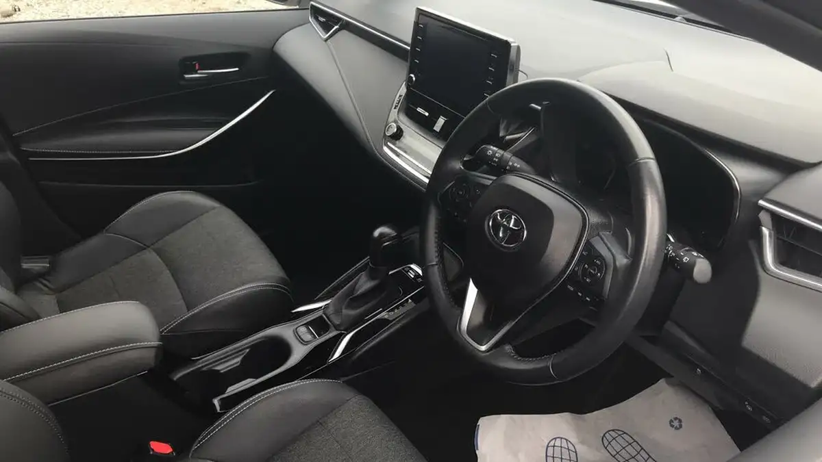 2021-toyota-corolla-18-vvt-i-design-spare-wheel-hatchback-5d-big-10