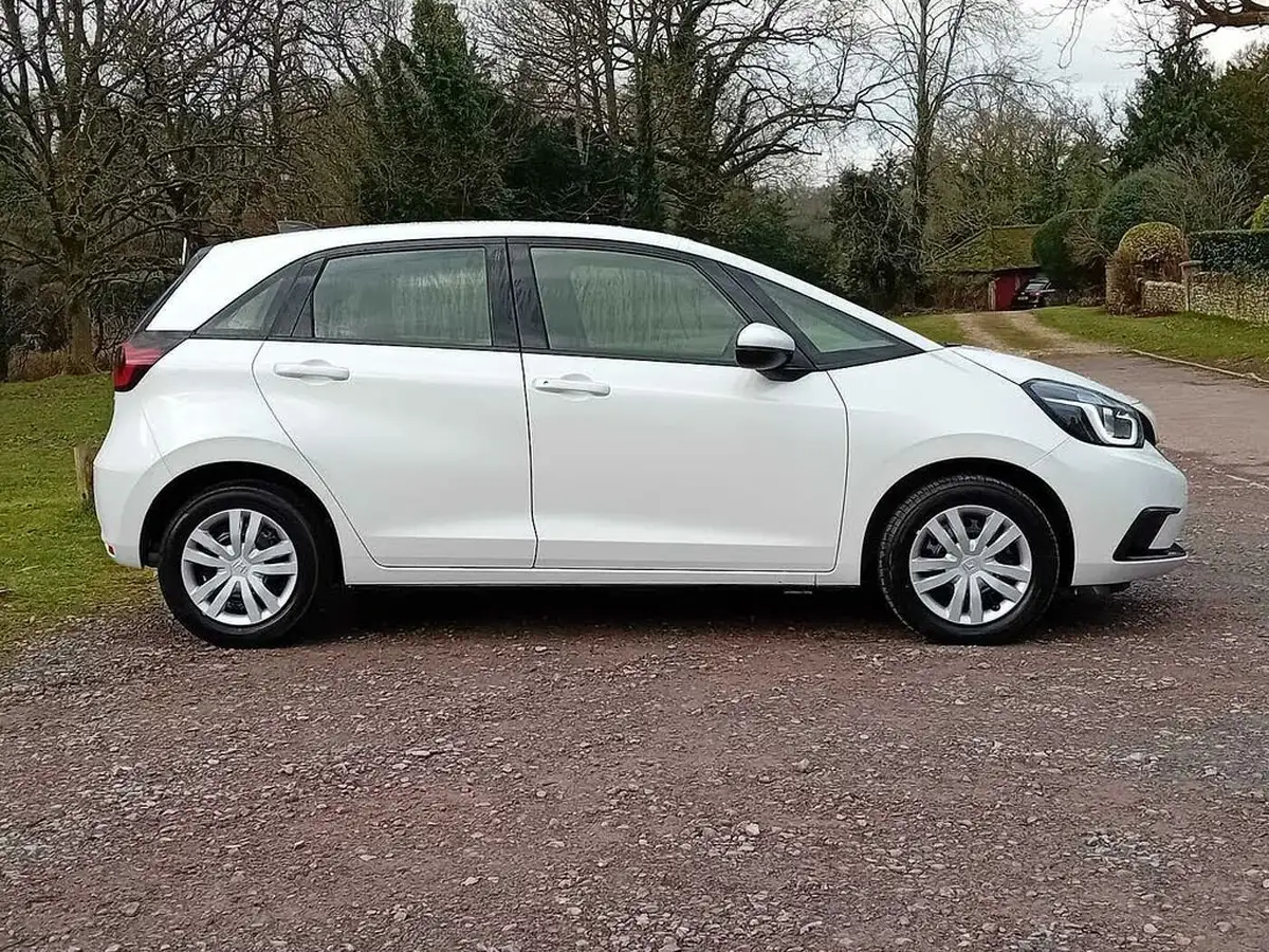 2020-honda-jazz-15-i-mmd-se-big-4