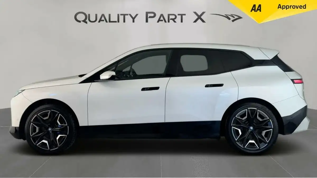 2022-bmw-ix-e-xdrive-50-m-sport-big-5