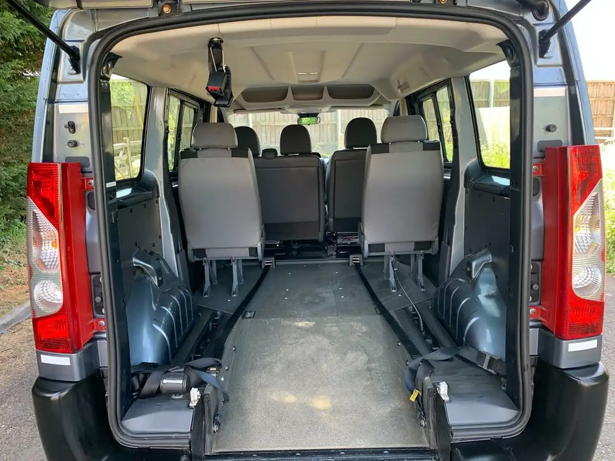 2014-peugeot-expert-tepee-20td-tepee-comfort-98-l1-big-22