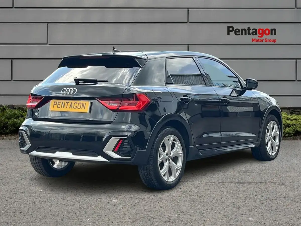 2020-audi-a1-15-35-tfsi-citycarver-s-tronic-big-3