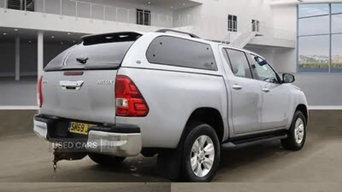 2020-toyota-hi-lux-24d-4d-icon-35t-big-3