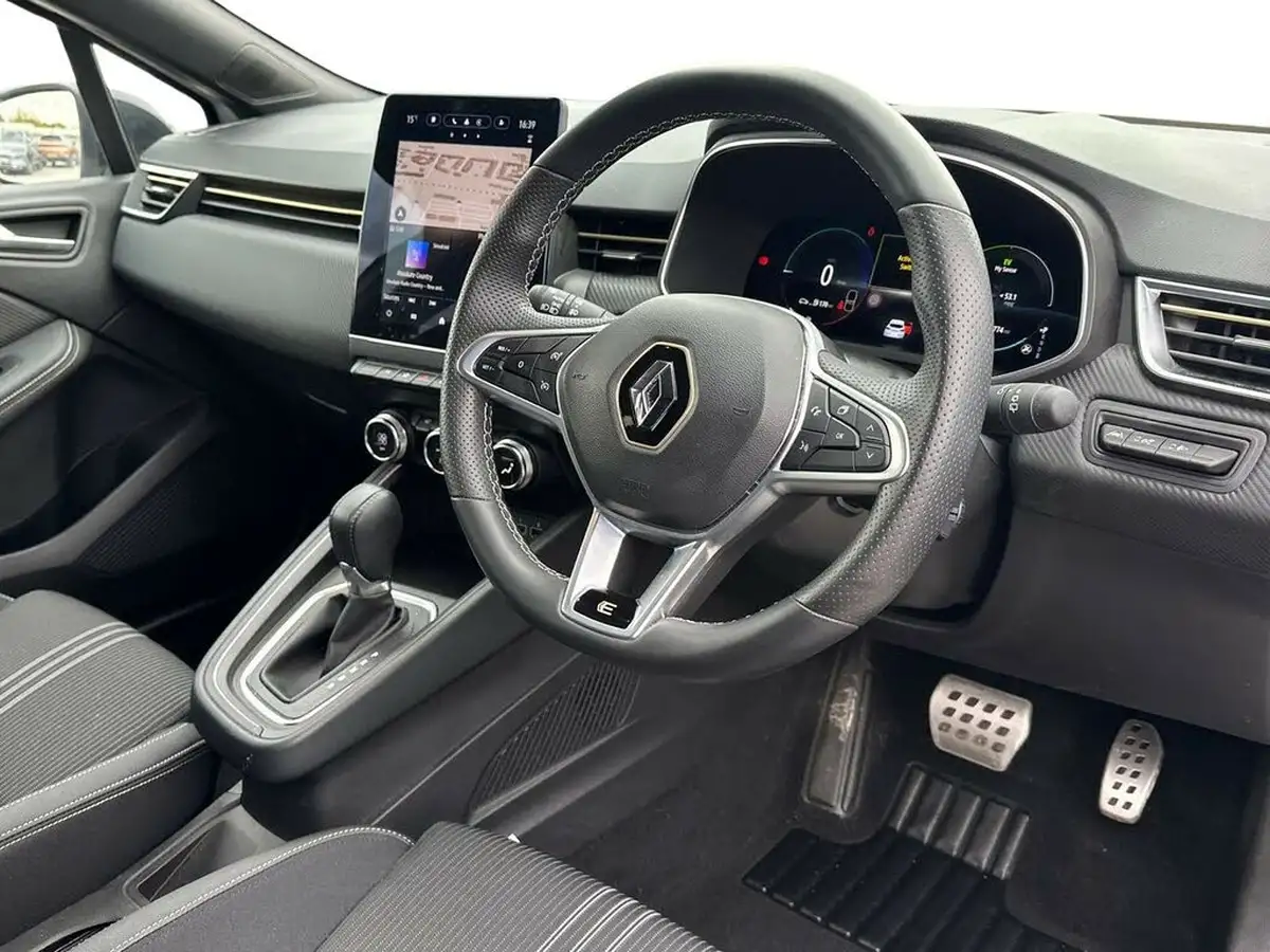 2023-renault-clio-16-engineered-big-4