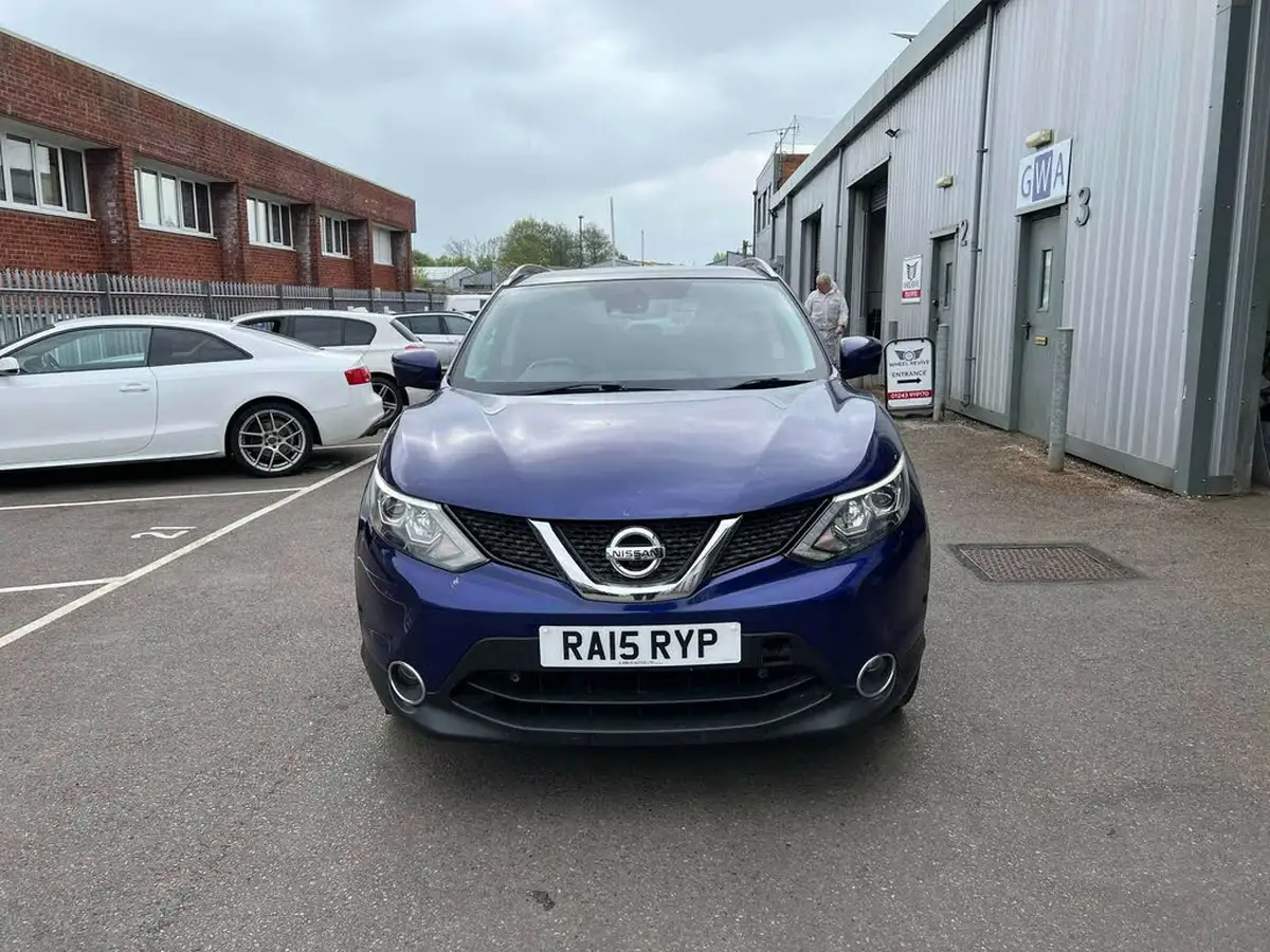 2015-nissan-qashqai-16dci-tekna-4x4-big-7