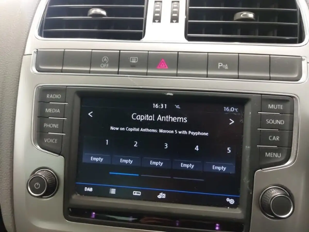 2018-volkswagen-polo-10-beats-65ps-5d-big-14