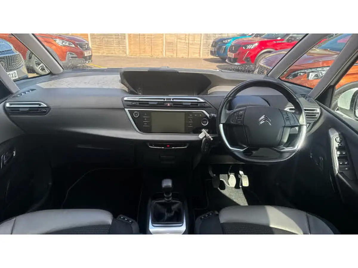 2018-citroen-c4-spacetourer-12-puretech-flair-big-9