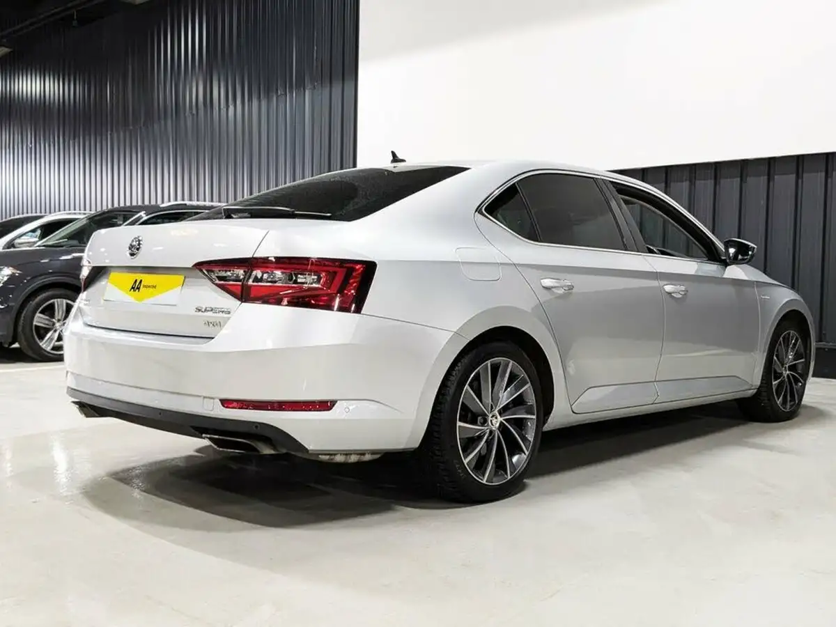 2018-skoda-superb-20-tsi-laurin-klement-280ps-4x4-ss-hatchback-big-9