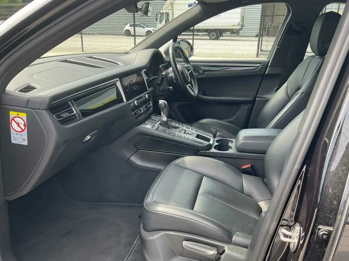 2021-porsche-macan-30-s-big-17
