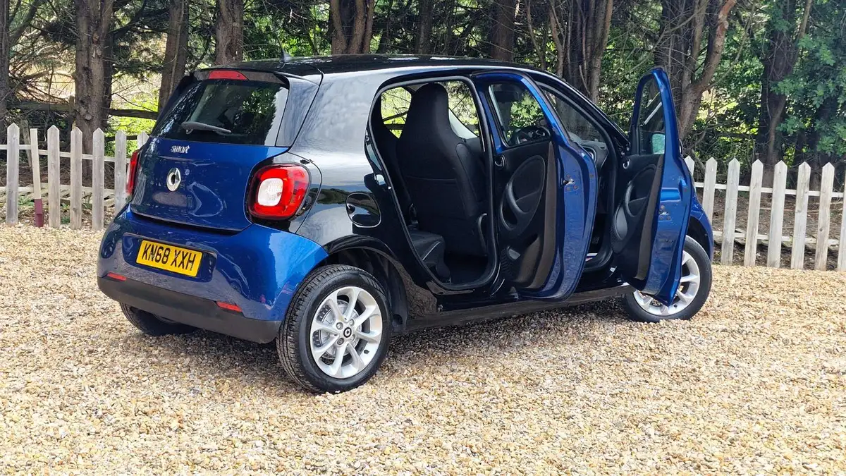 2018-smart-forfour-10-passion-71bhp-big-13