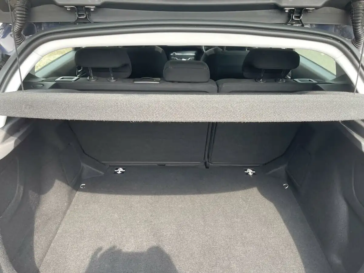 2015-peugeot-308-12-sportium-130bhp-big-14
