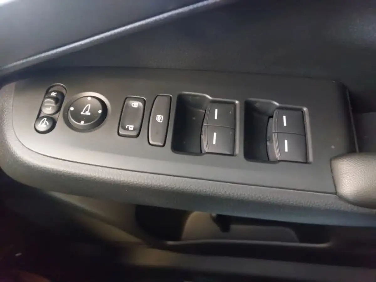 2022-honda-hr-v-15-i-mmd-elegance-big-13