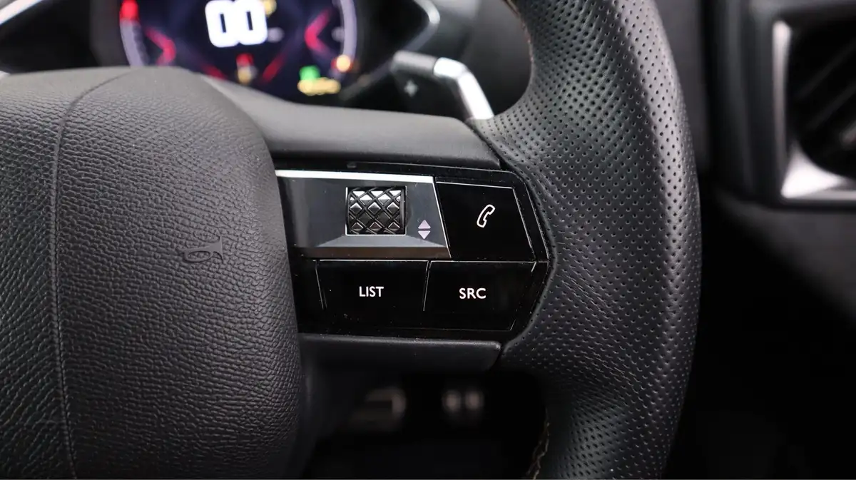 2022-ds-ds-3-crossback-12-puretech-performance-line-130ps-big-24