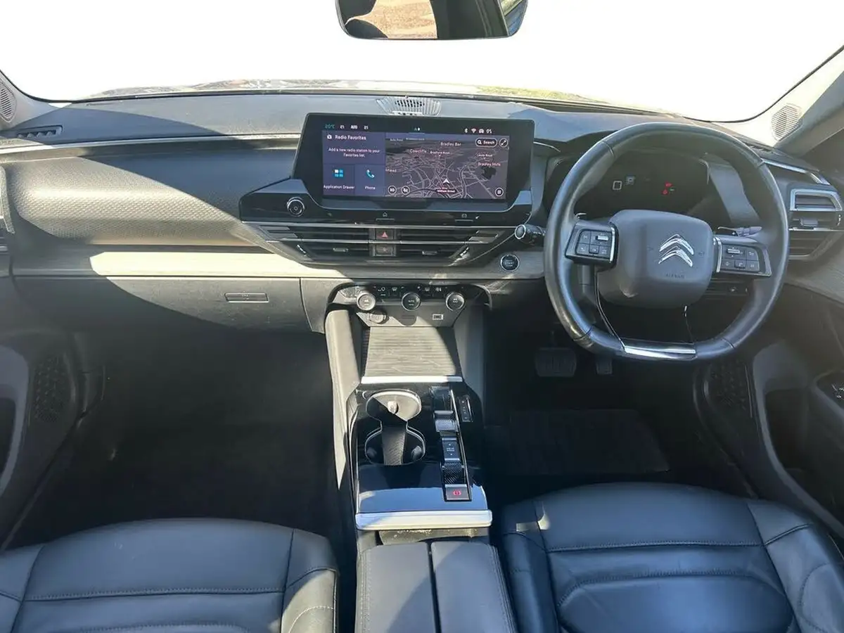 2023-citroen-c5-x-12-puretech-shine-big-8