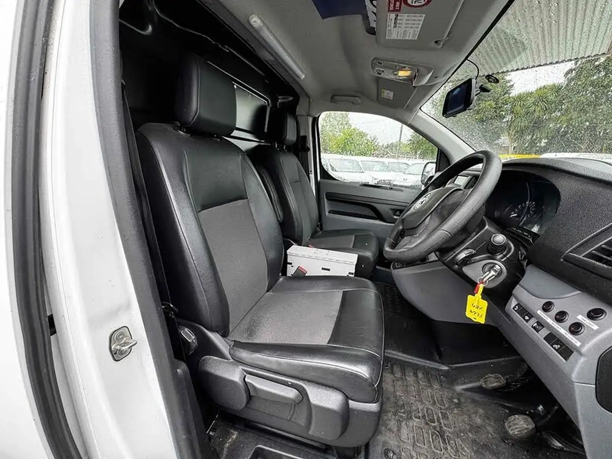 2019-vauxhall-vivaro-15td-2900-l1h1-dynamic-big-15
