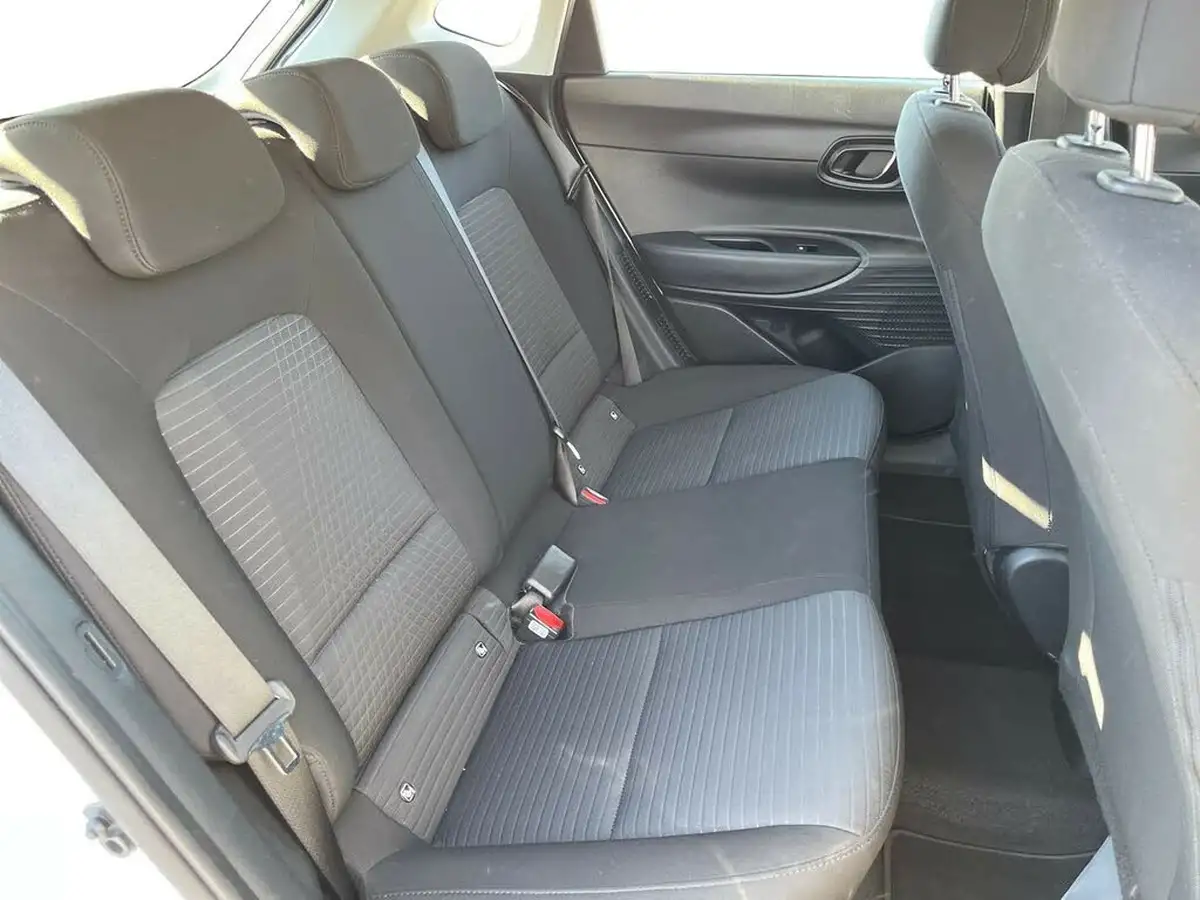2022-hyundai-i20-10-t-gdi-se-connect-eclutch-imt-big-8