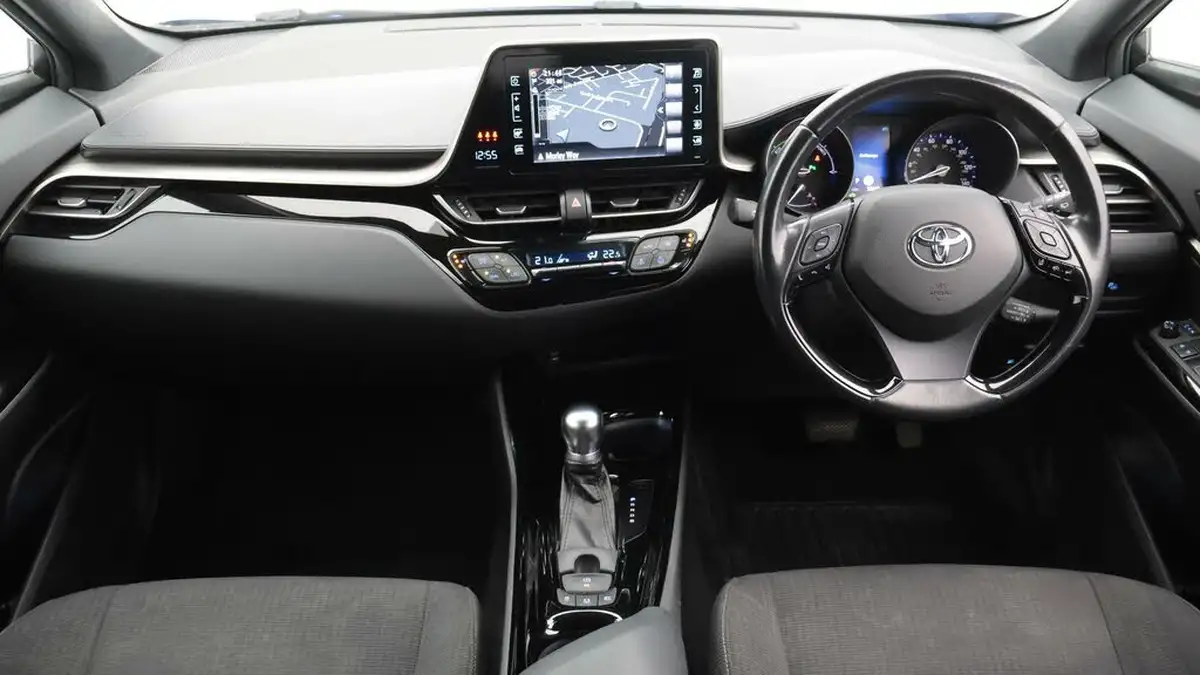 2018-toyota-c-hr-18-vvt-i-dynamic-big-13