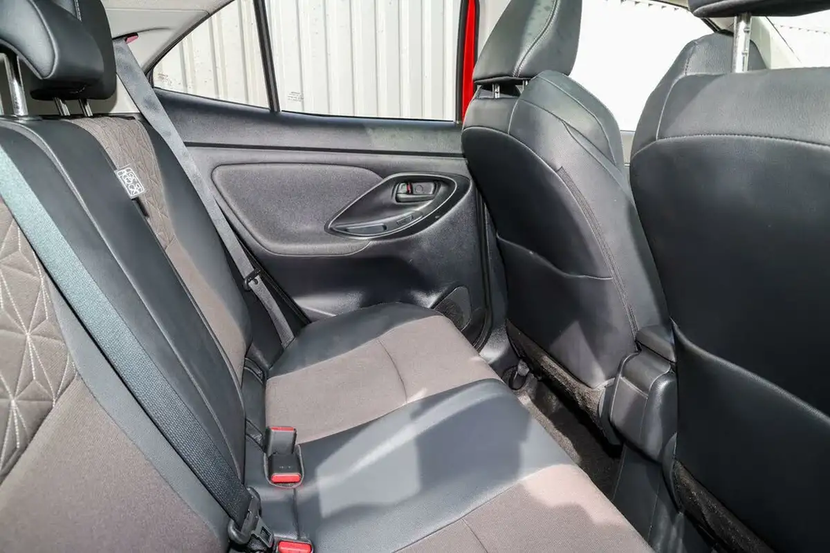 2022-toyota-yaris-cross-15-vvt-i-excel-big-12