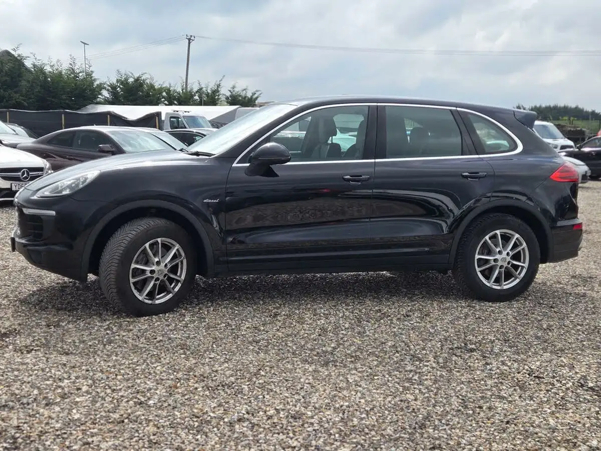 2015-porsche-cayenne-30td-big-15