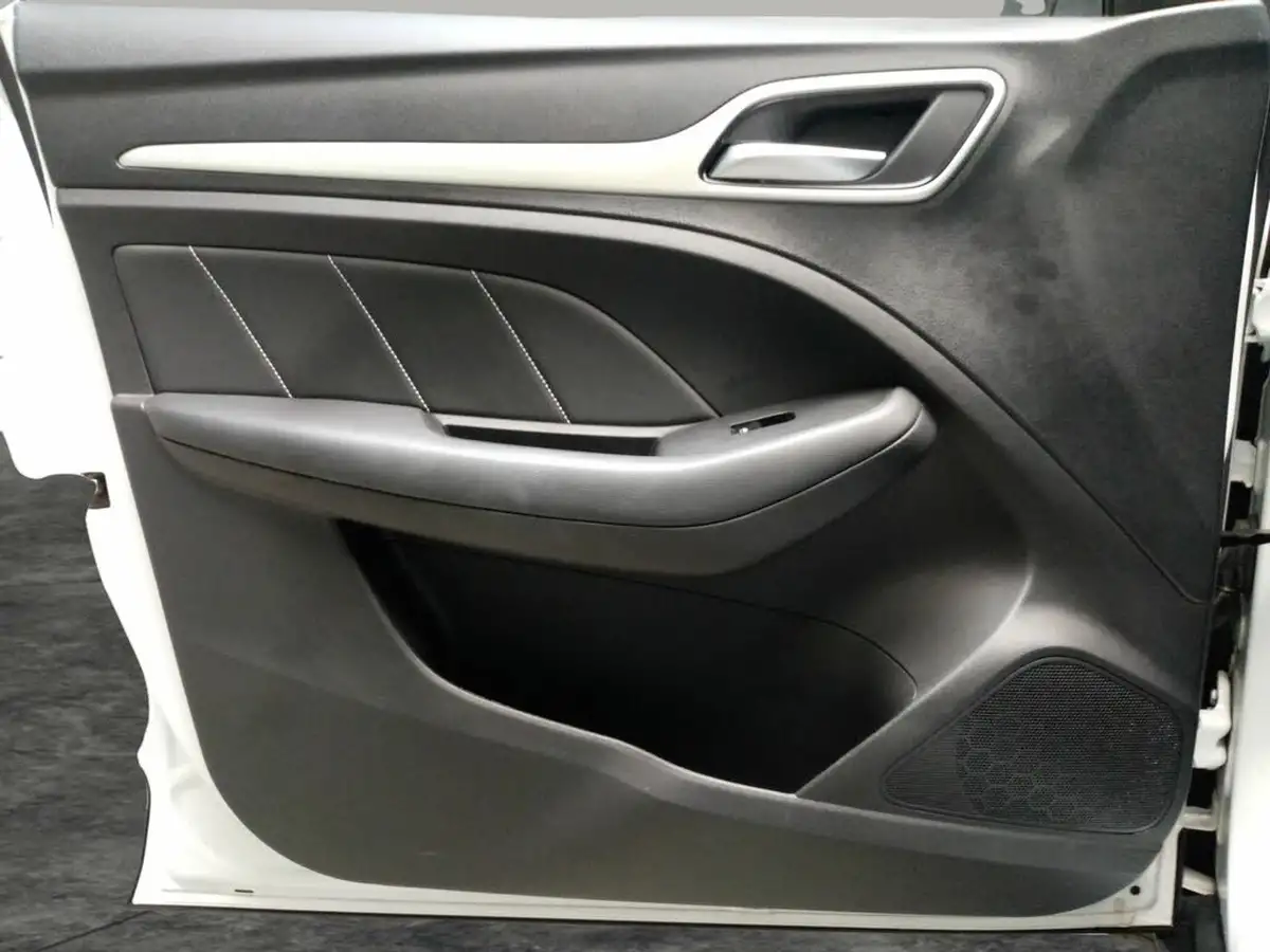 2021-mg-zs-suv-e-exclusive-ev-big-31