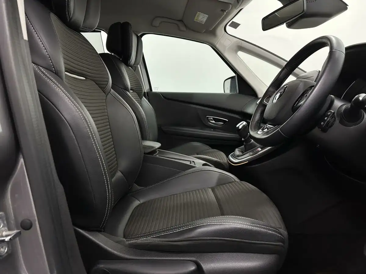 2017-renault-scenic-16dci-dynamique-nav-big-26