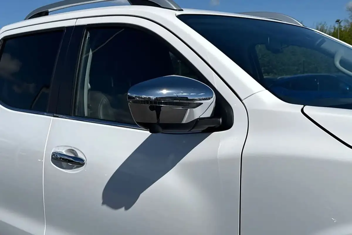 2020-nissan-navara-23dci-tt-tekna-8-navileather-auto-big-36