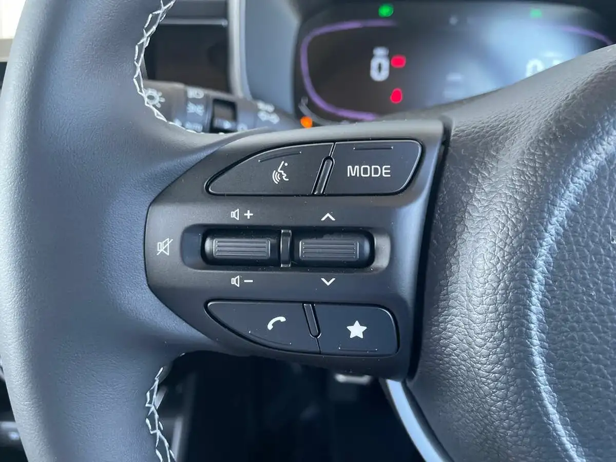 2025-kia-picanto-10-2-big-15