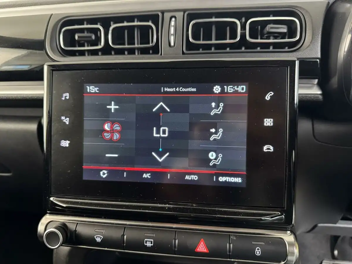 2023-citroen-c3-12-puretech-plus-110ps-eat6-big-39