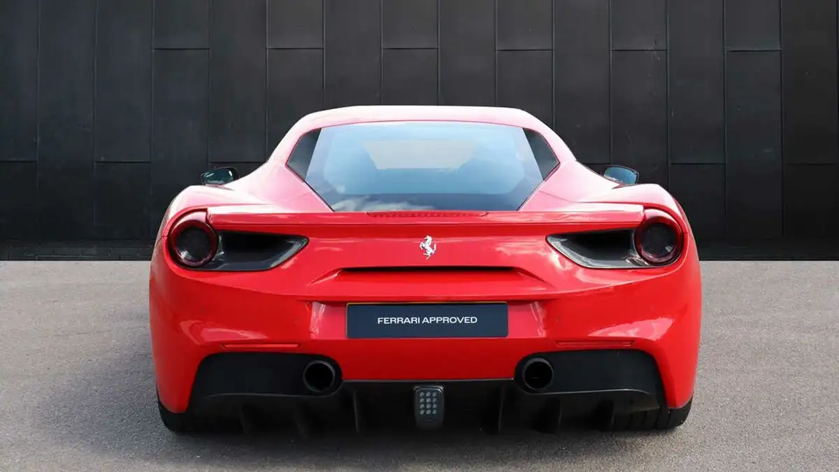 2017-ferrari-488-39-488-gtb-big-6