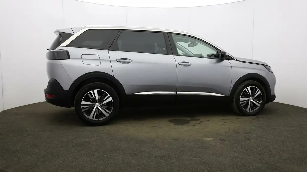 2022-peugeot-5008-suv-12-puretech-allure-premium-big-47
