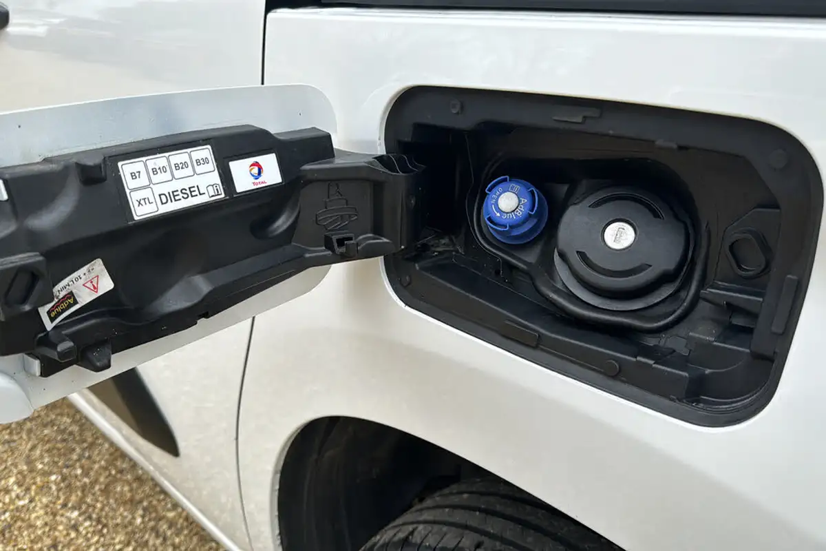 2022-peugeot-partner-15-bluehdi-1000-professional-premium-100pseu6d-big-31