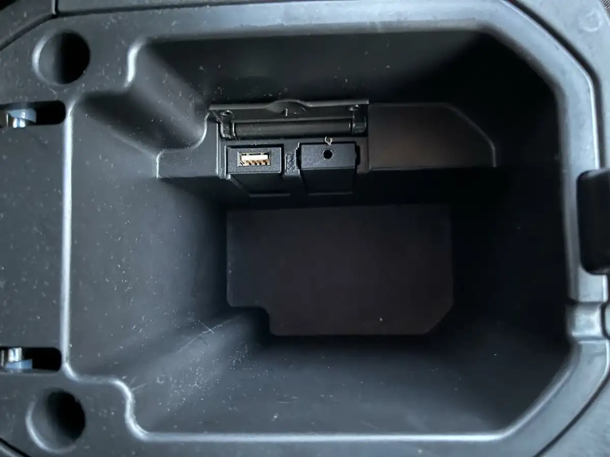 2012-chevrolet-cruze-18-ltz-auto-big-34