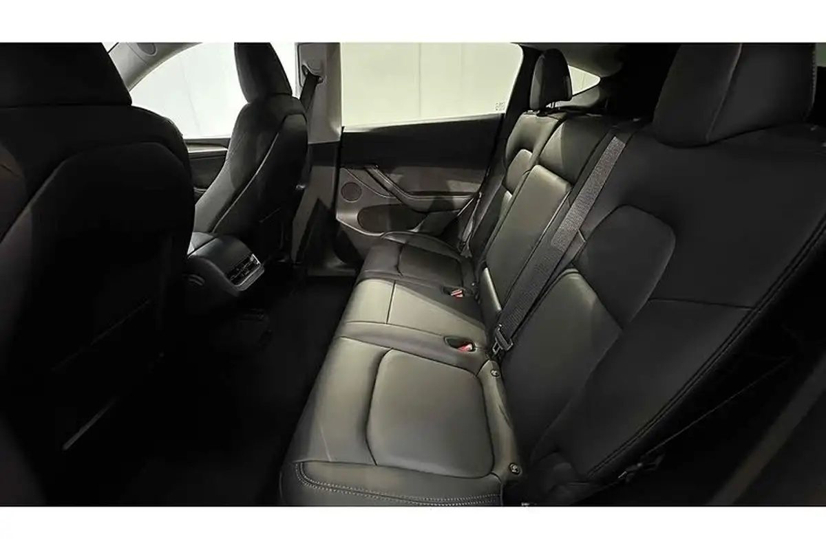 2023-tesla-model-y-e-rwd-big-21