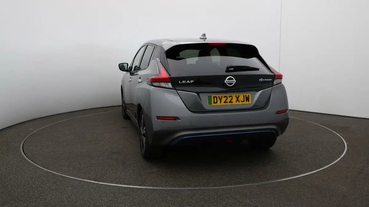 2022-nissan-leaf-e-tekna-big-53