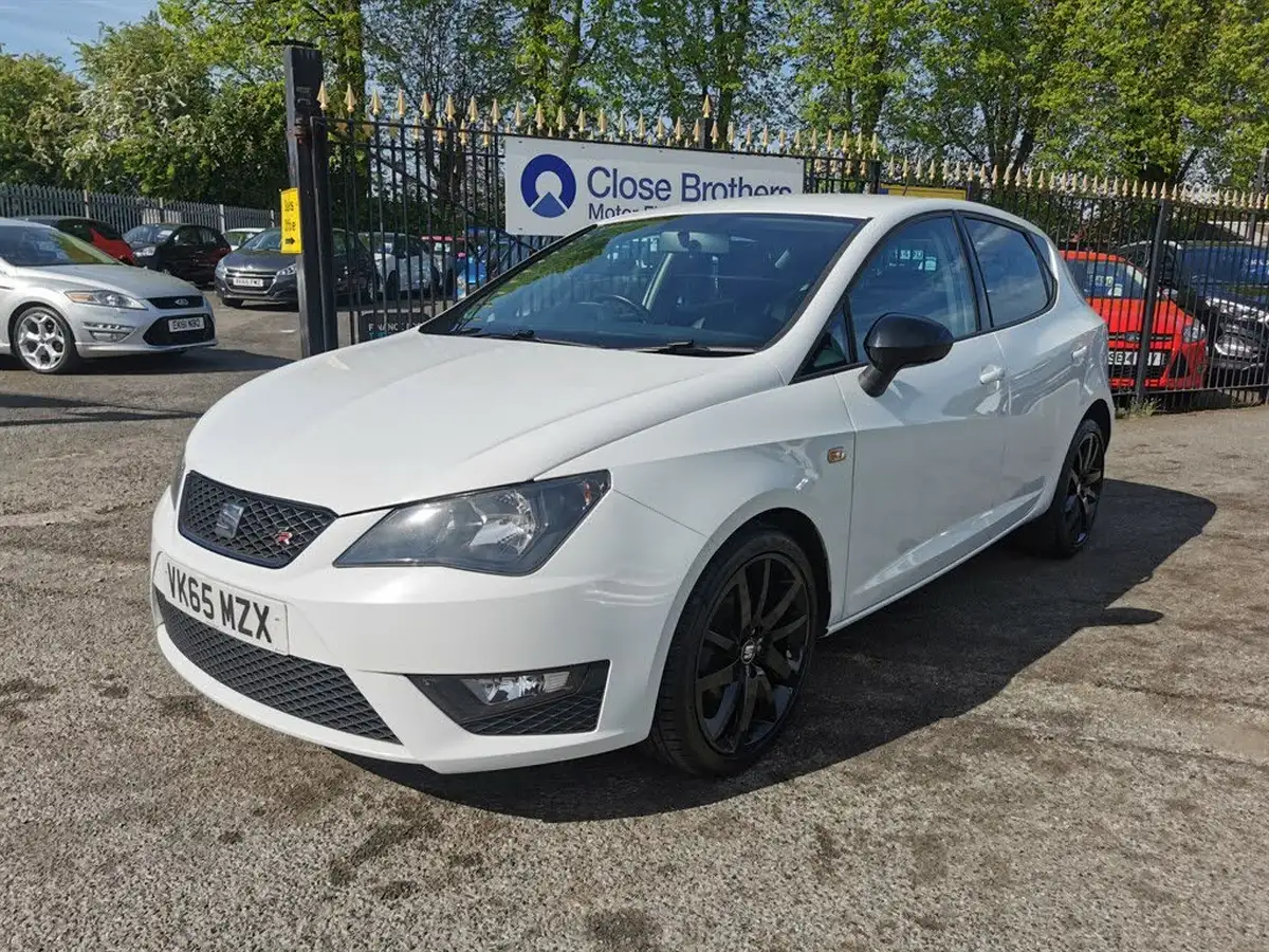 2015-seat-ibiza-12-fr-black-hatchback-5d-big-23