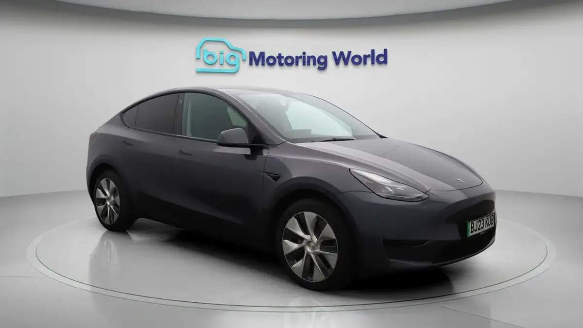2023-tesla-model-y-e-rwd-big-1