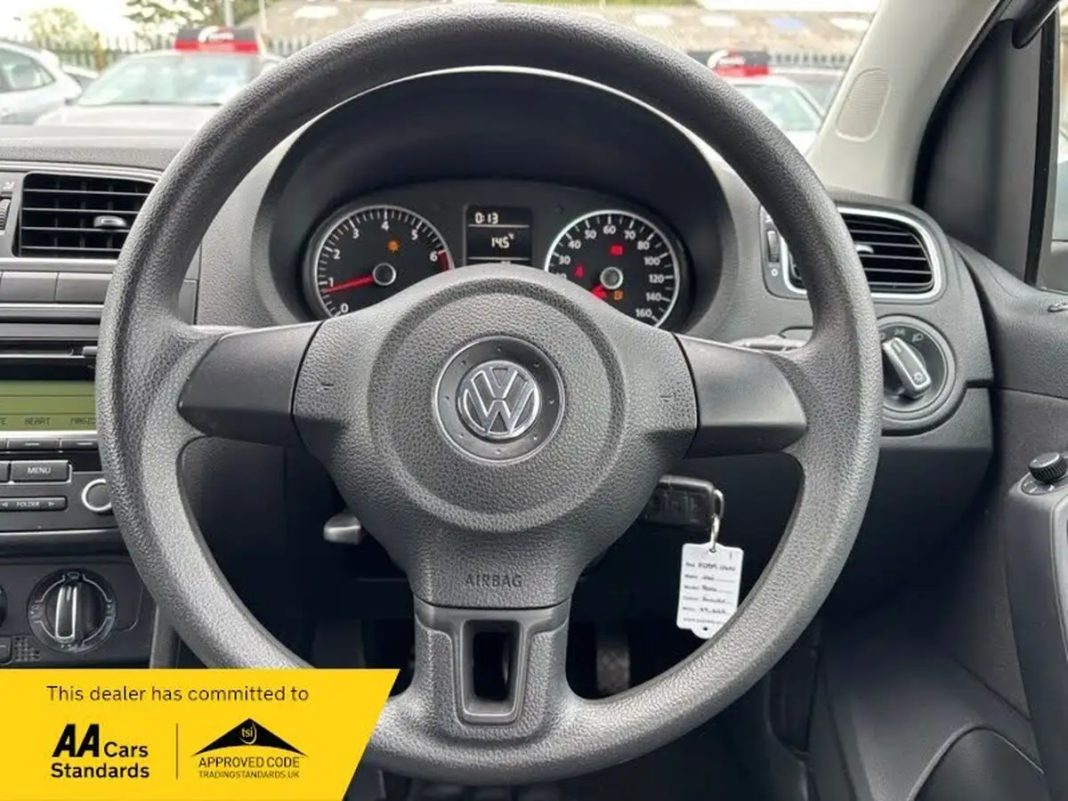 2010-volkswagen-polo-14-se-85ps-5d-big-11