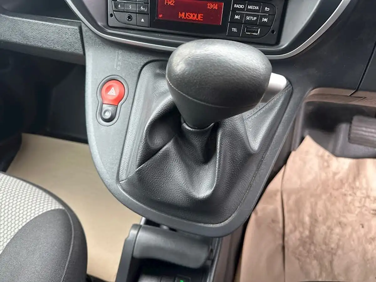 2018-renault-kangoo-maxi-e-maxi-ze33-panel-big-40