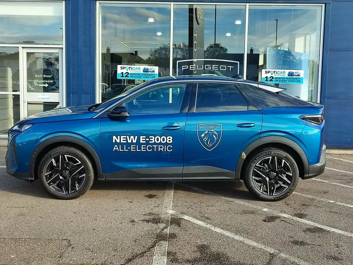 2024-peugeot-3008-suv-12-puretech-allure-136ps-hybrid-e-dsc6-big-3