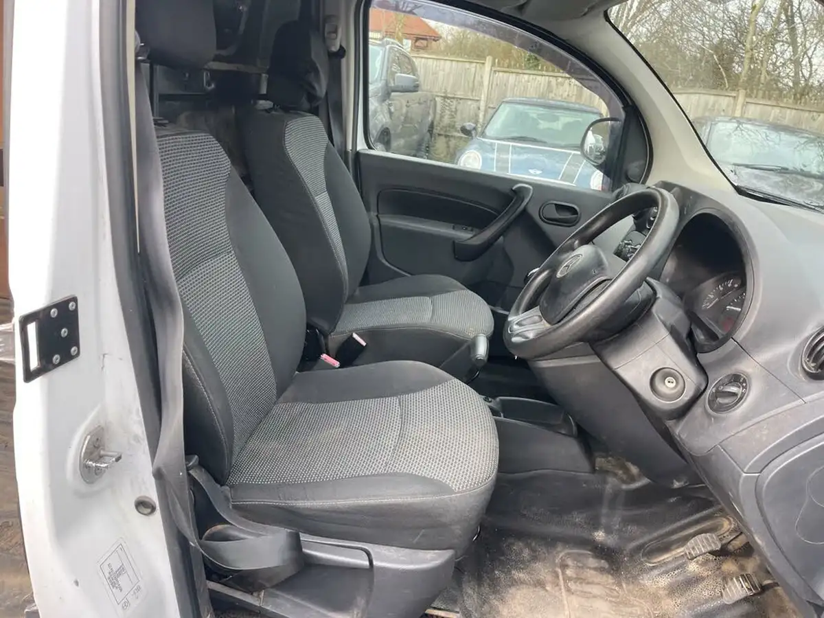 2014-mercedes-benz-citan-15-cdi-109-compact-panel-van-big-9
